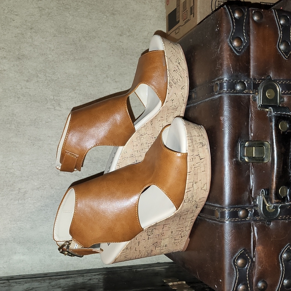 Bongo wedge heels